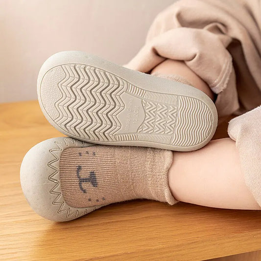 Chaussettes et chaussures pour bébé